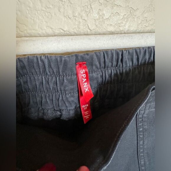 Spanx Stretch Twill Cargo Jogger Pants Size 1X in Grey Plus Size - Picture 4 of 7